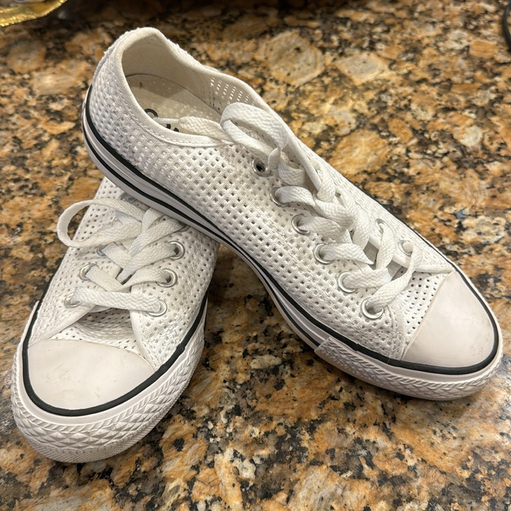Converse All Stars Sneakers Sz 7